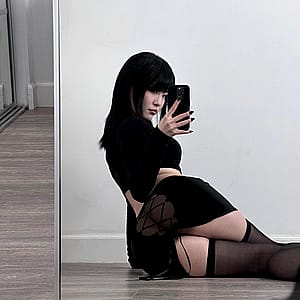 so im really your first Asian goth <3'