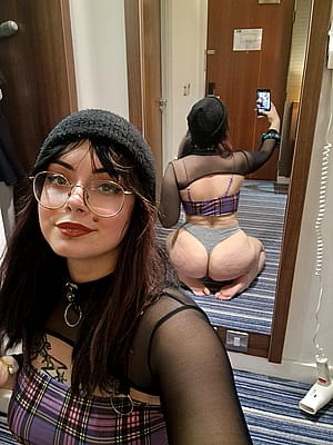 Quick ass pic in the hotel mirror'