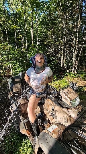 My bestie hosed me down on her ATV. Definitely has been a bucketlist thing! 32N cup 🎃🎃💦'